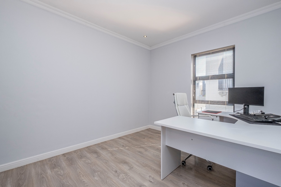 3 Bedroom Property for Sale in Langeberg Heights Western Cape